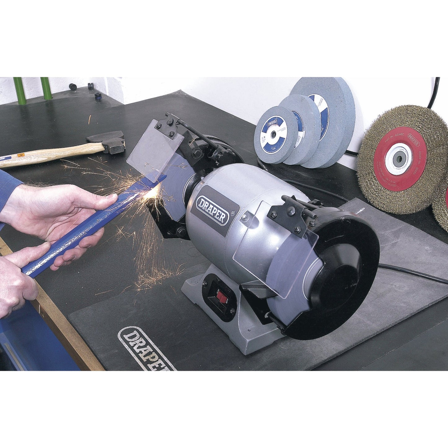 Draper 230V Heavy Duty Bench Grinder 150mm 370W Course & Fine Wheels 29620