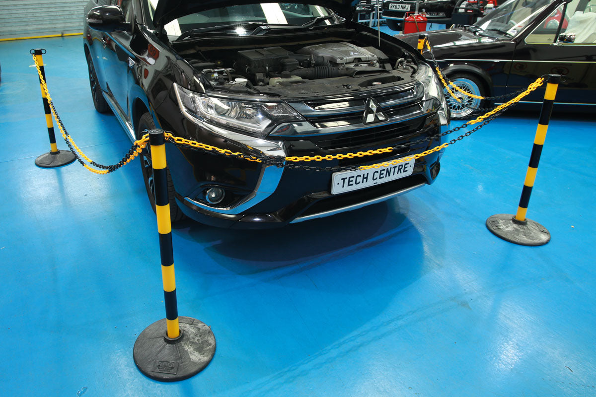 Laser Tools Set of 4 Posts & Bases with Chain (Black/Yellow) 61608