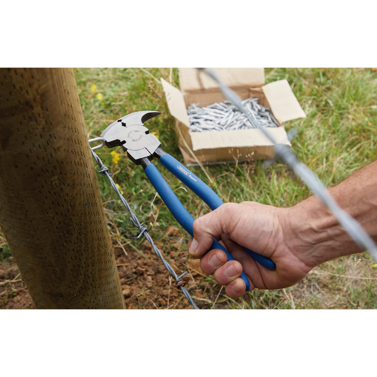 Draper 260mm Long Fencing Pliers With staple removing hook pincer & clamp 68450