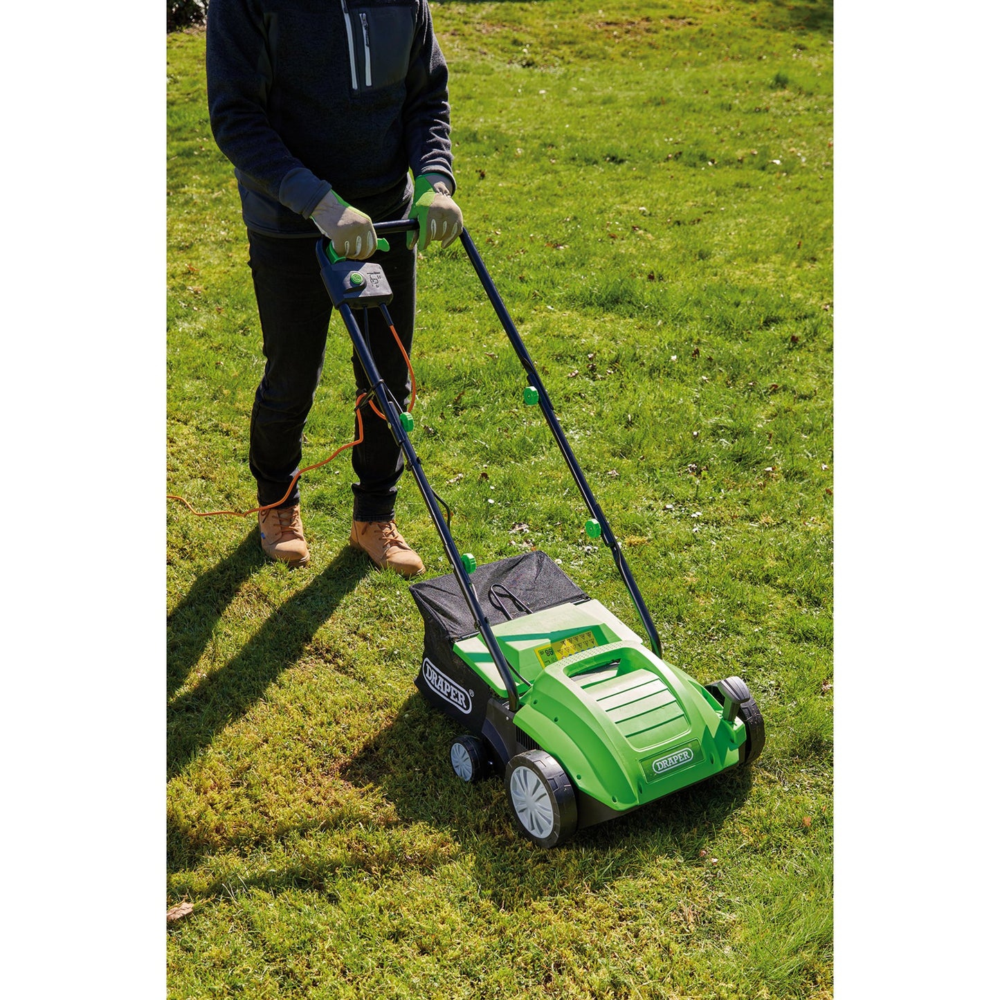 Draper 230V 2-in-1 Lawn Aerator and Scarifier Working width 320mm 1500W 97921