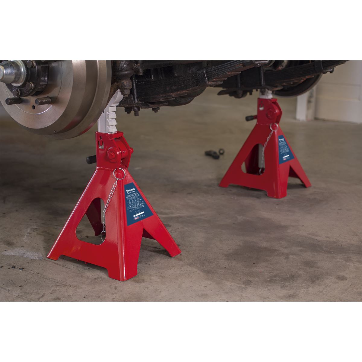 Sealey Axle Stands (Pair) 5 Tonne Capacity per Stand Auto Rise Ratchet AAS5000