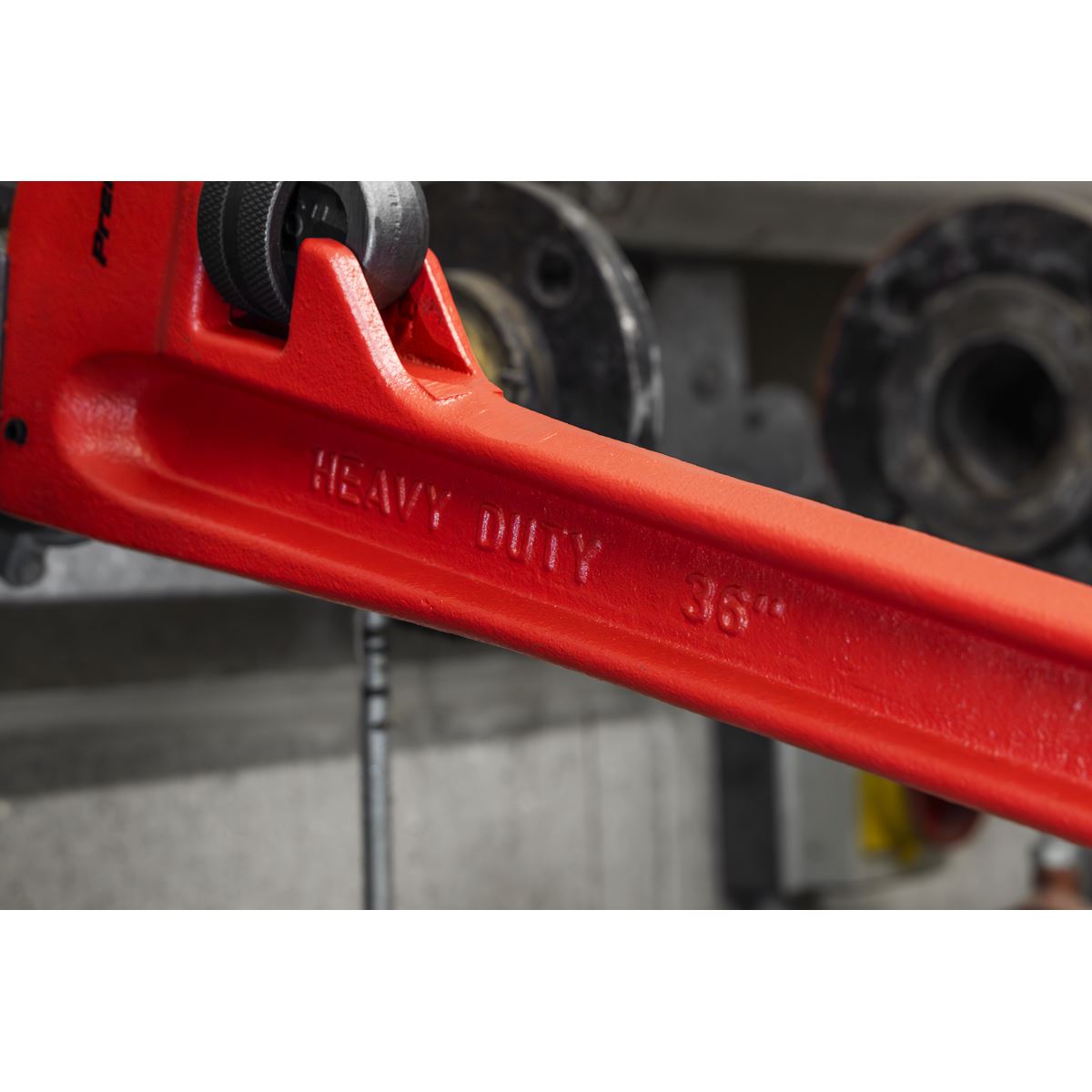 Sealey Pipe Wrench European Pattern 915mm Cast Steel AK5113