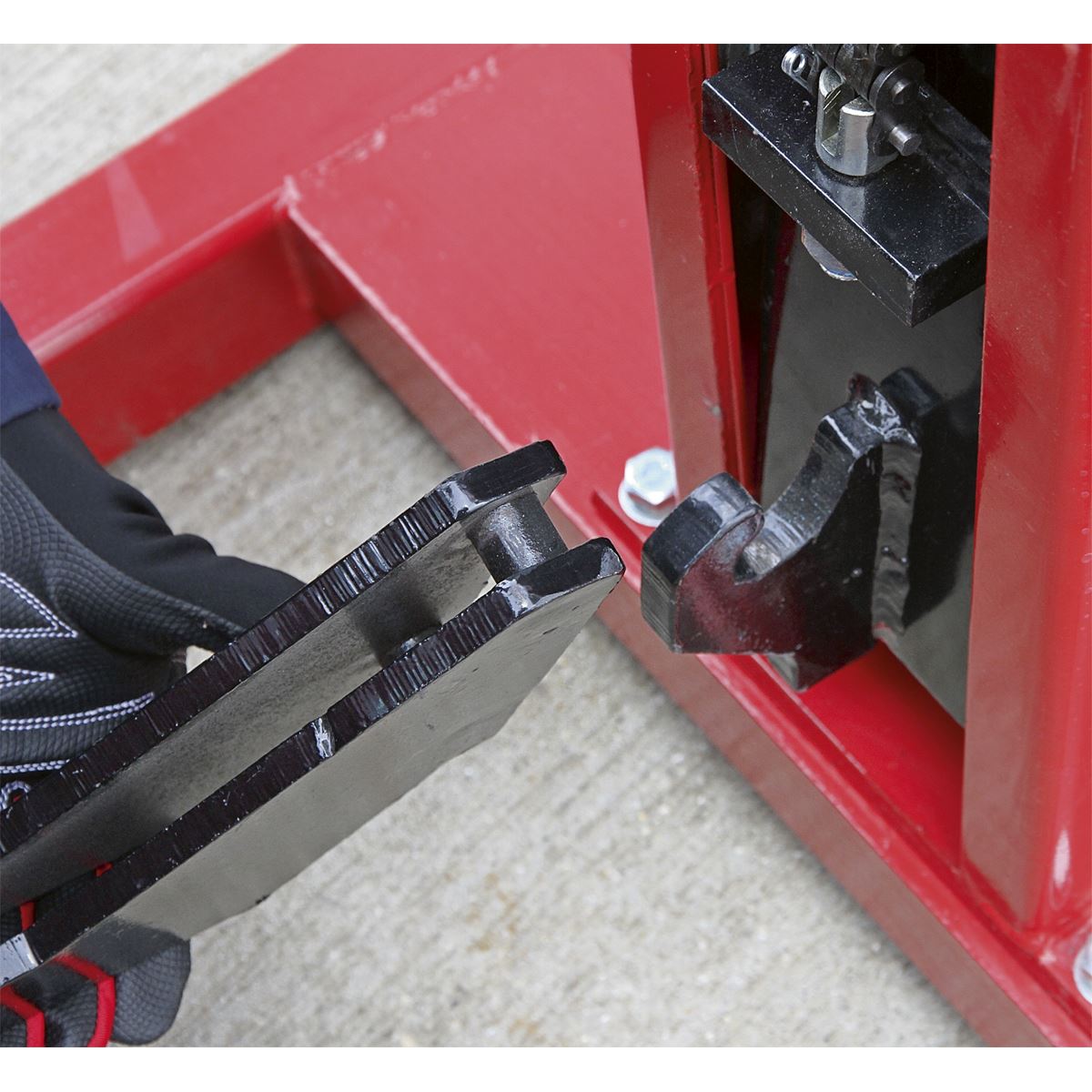 Sealey Vehicle Lift 1.5 Tonne Air/Hydraulic with Foot Pedal AVR1500FP