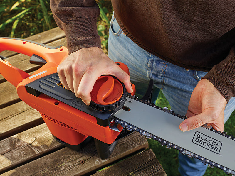 BLACK + DECKER CS2040 Corded Chainsaw 40cm Bar 2000W 240V B/DCS2040