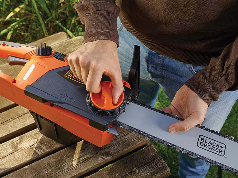 BLACK + DECKER CS2245 Corded Chainsaw 45cm Bar 2200W 240V B/DCS2245