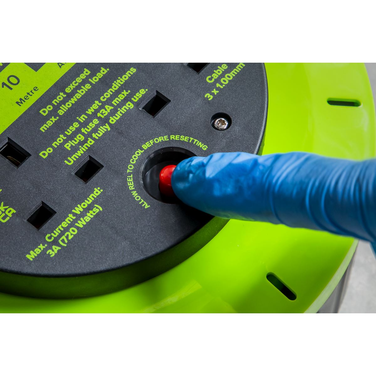Sealey Cassette Type Cable Reel Green with Thermal Trip 2 x 230V and 2 x USB 10m BCR10G