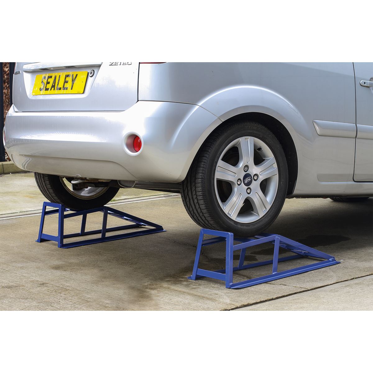 Sealey Car Ramps 1 Tonne Capacity per Ramp 2 Tonne Capacity per Pair CAR2000