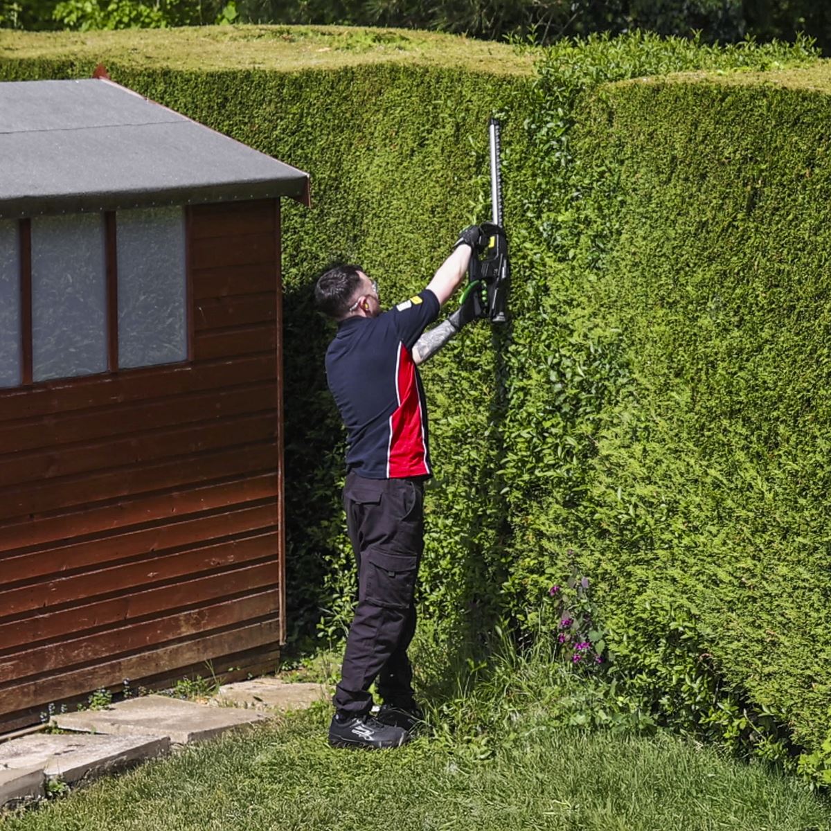 Sealey Cordless Hedge Trimmer Kit 10.8V 2Ah Blade 450mm SV10.8 Series CP108VHT