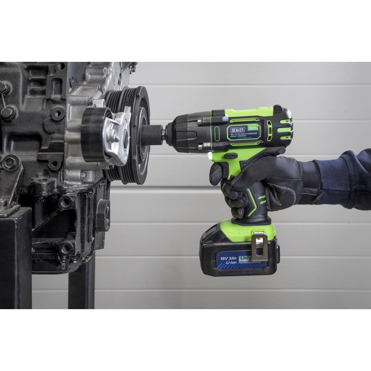 Sealey Cordless Impact Wrench 18V 3Ah Lithium-ion 1/2"Sq Drive Hi-Vis CP400LIHV