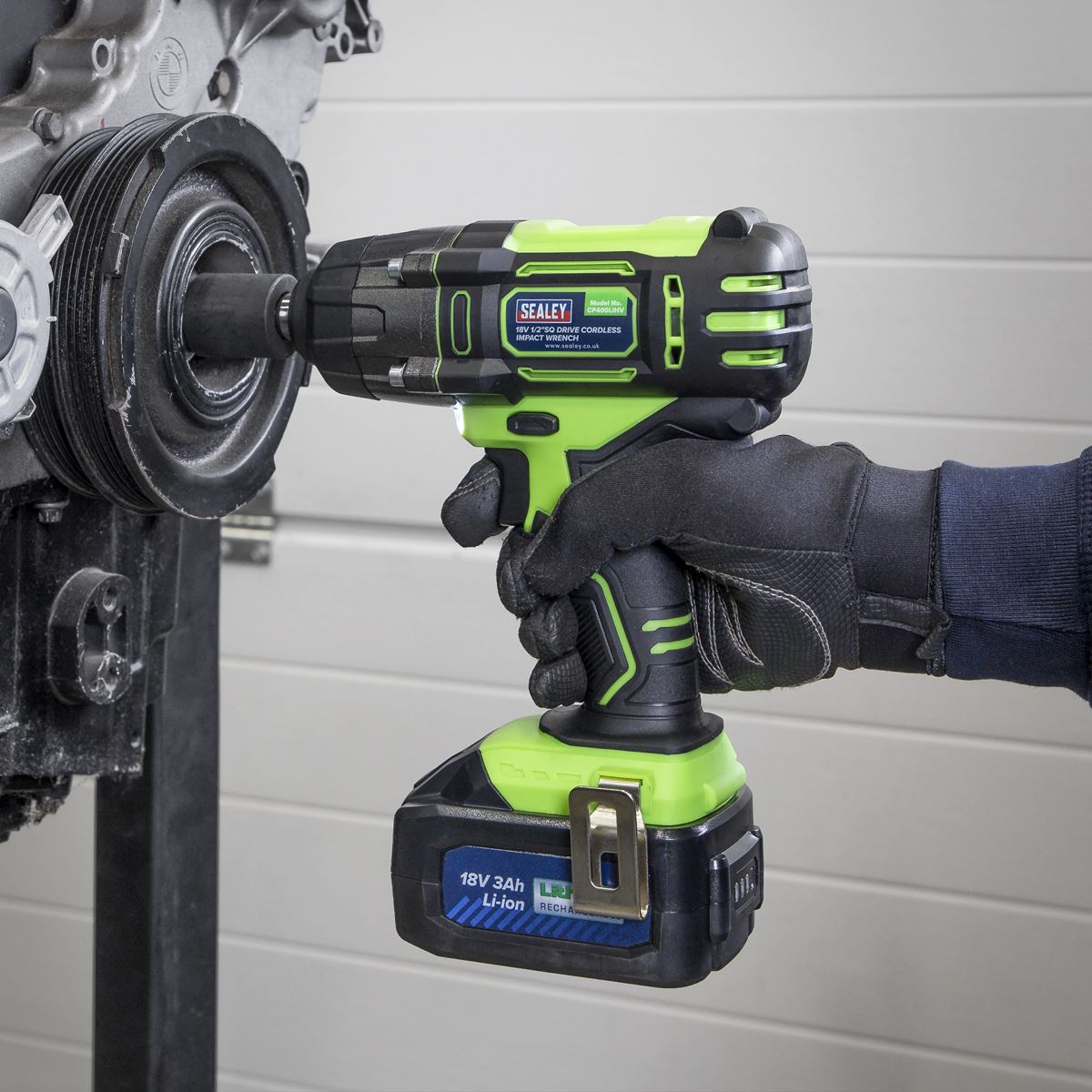 Sealey Cordless Impact Wrench 18V 3Ah Lithium-ion 1/2"Sq Drive Hi-Vis CP400LIHV