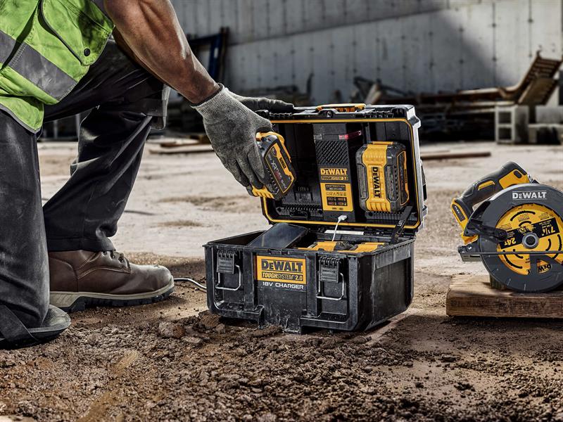 DEWALT TOUGHSYSTEM™ 2.0 Charger Toolbox DEW183470