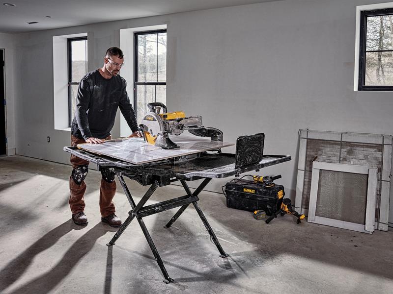 DEWALT D36000 Wet Tile Saw 1500W 110V Speed 4,200 min Blade 250mm DEWD36000L