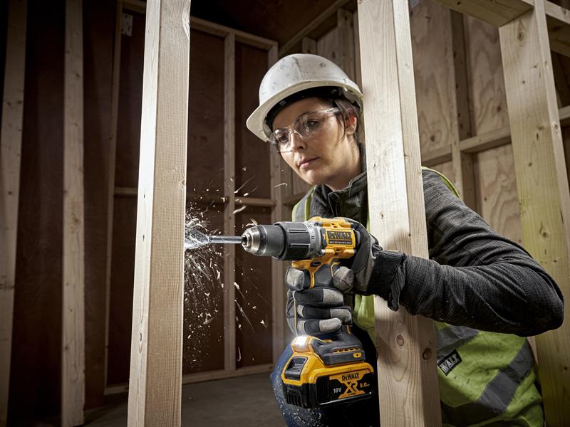 DEWALT Combi Drill 18V 2 x 5.0Ah Li-ion Chuck: 13mm XR BL G3 DEWDCD805P2T