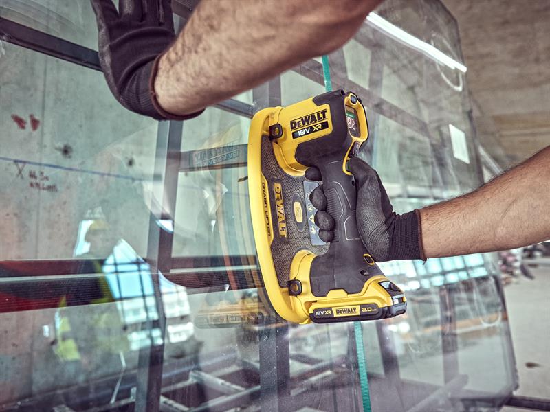 DEWALT Grabo Suction Lifter 18V Bare Unit For Trade And Body Shop DEWDCE590N