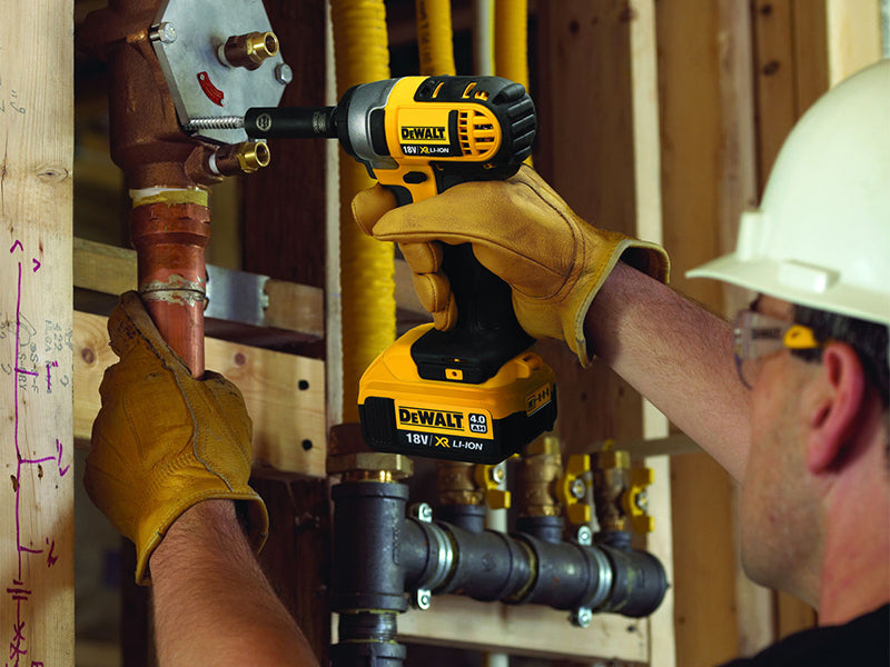 DEWALT DCF880M2 XR Compact Impact Wrench 18V 2 x 4.0Ah Li-ion DEWDCF880M2