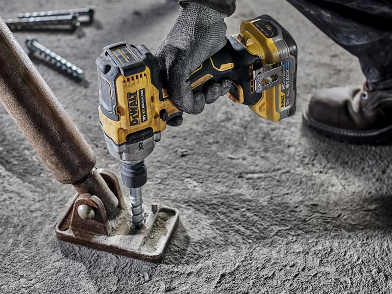 DEWALT DCF891H2T XR BL 1/2in HR Anvil Impact Wrench 18V 2 x 5.0Ah POWERSTACK™ Li-ion DEWDCF891H2T