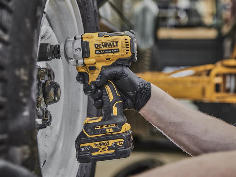 DEWALT DCF891P2T XR BL 1/2in Hog Ring Anvil Impact Wrench 18V 2 x 5.0Ah Li-ion DEWDCF891P2T