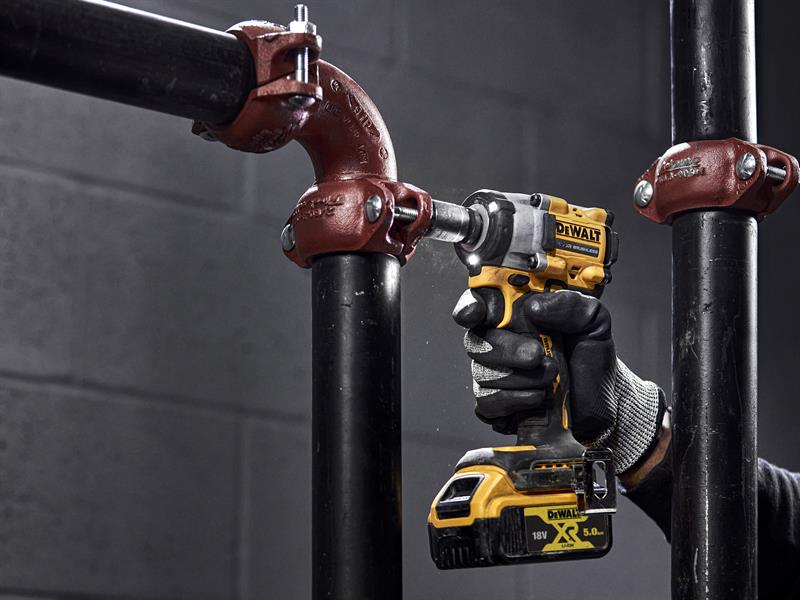 DEWALT DCF921P2T XR BL 1/2in Impact Wrench 18V 2 x 5.0Ah Li-ion DEWDCF921P2T