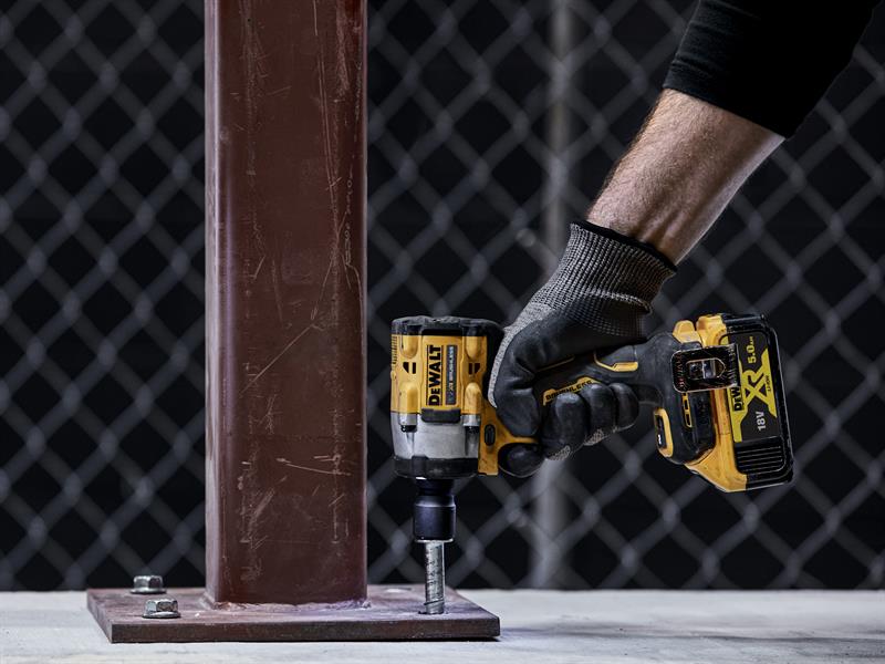 DEWALT DCF922P2T XR BL 1/2in Impact Wrench 18V 2 x 5.0Ah Li-ion DEWDCF922P2T