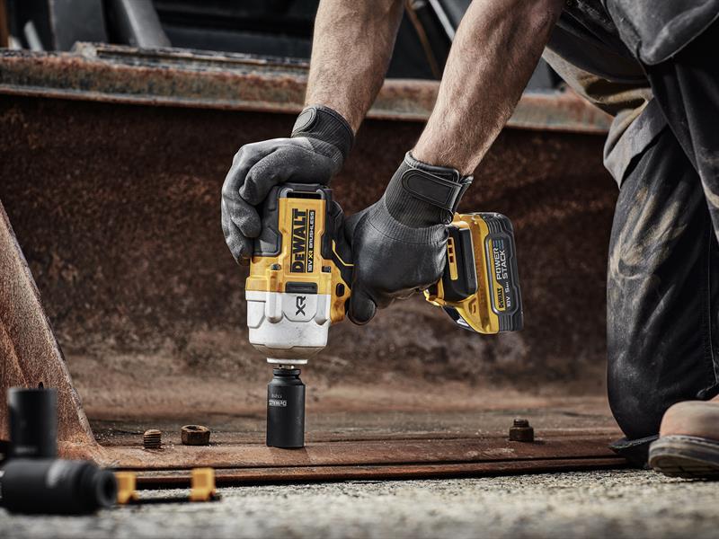 DEWALT 1/2in Impact Wrench 18V 2 x POWERSTACK 5.0Ah Li-ion Batteries DCF961H2T