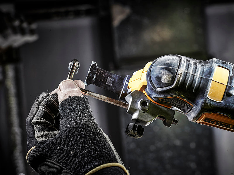 DEWALT DCS355M2 XR Brushless Oscillating Multi-Tool 18V 2 x 4.0Ah Li-ion DEWDCS355M2