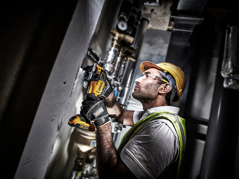DEWALT DCS355M2 XR Brushless Oscillating Multi-Tool 18V 2 x 4.0Ah Li-ion DEWDCS355M2