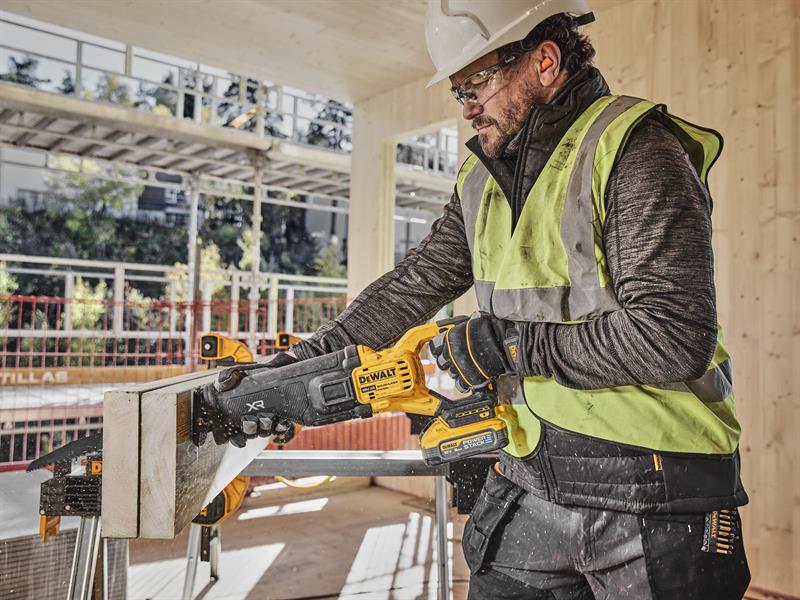 DEWALT DCS386H2T XR Advantage Reciprocating Saw 18V 2 x POWERSTACK™ 5.0Ah Li-ion DEWDCS386H2T