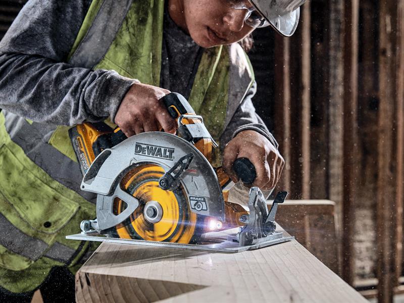 DEWALT DCS573H2T XR Advantage Circular Saw 190mm 18V 2 x 5.0Ah POWERSTACK™ Li-ion DEWDCS573H2T