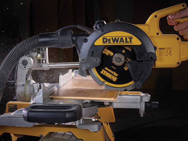 DEWALT Extreme PCD Fibre Cement Saw Blade 216 x 30mm x 8T DEWDT1473QZ