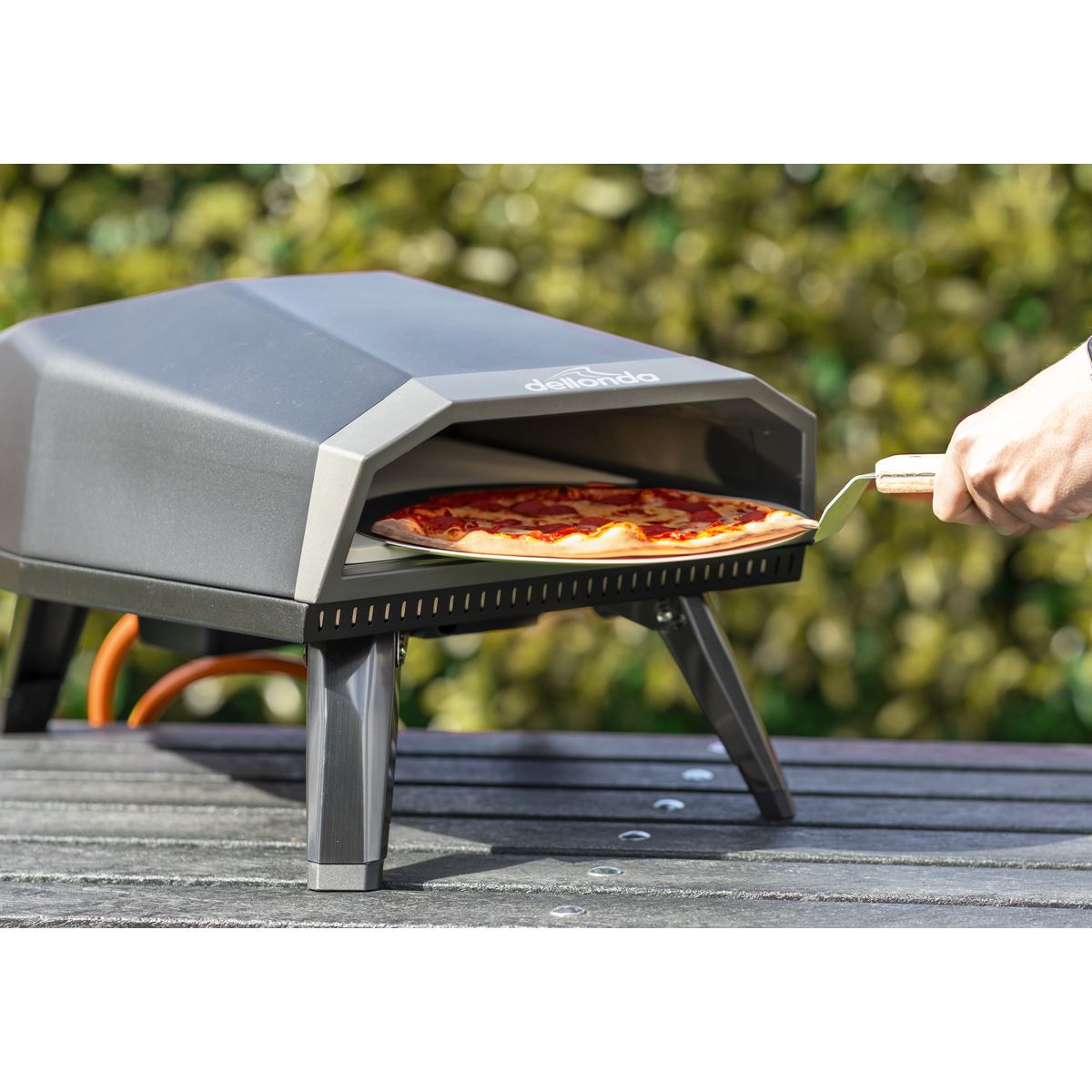 Sealey Dellonda Gas Pizza Oven with Gas Regulator, Water Resistant Cover/Carry Bag & 12" Pizza Peel DG257