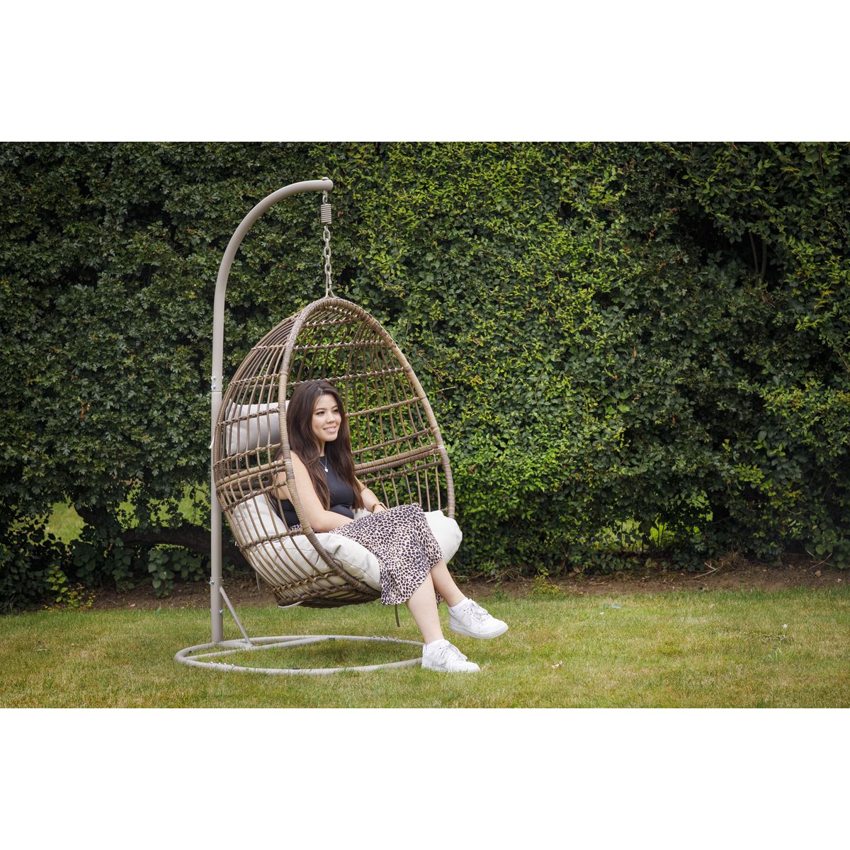 Dellonda Egg Hanging Swing Chair Wicker Rattan Basket Steel Frame Single DG60