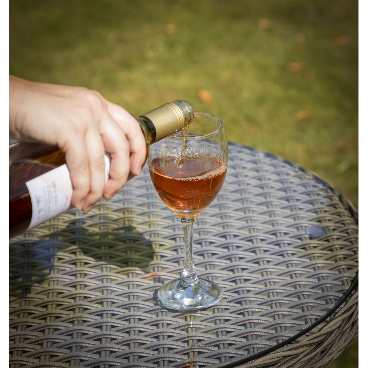 Dellonda Chester Rattan Wicker Outdoor Bistro Table Tempered Glass Brown DG65