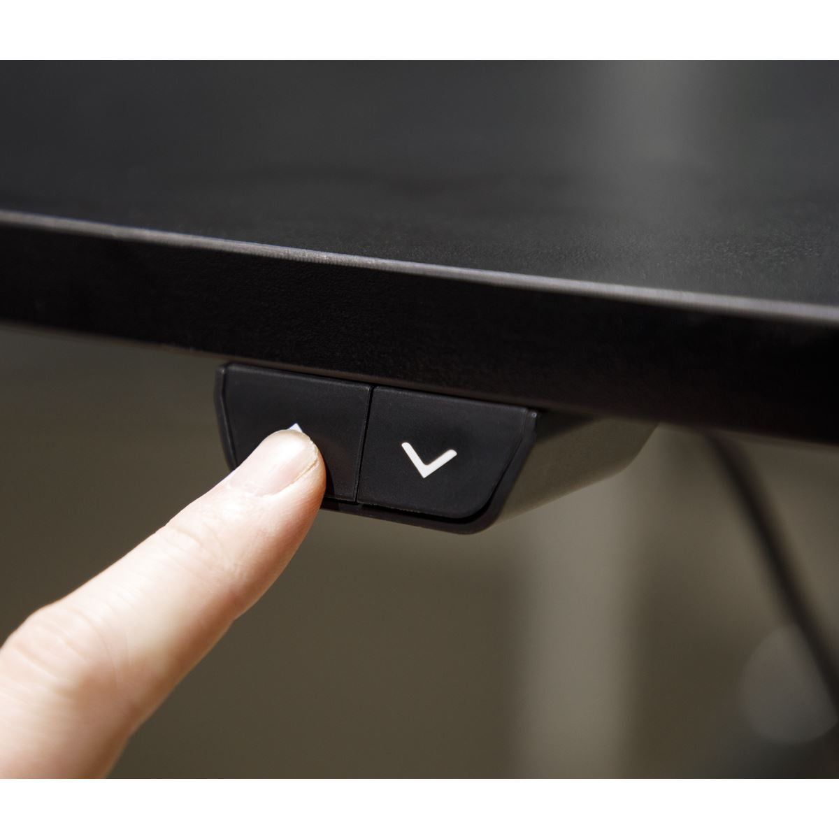 Dellonda Black Electric Adjustable Office Standing Desk Fast 1200x600mm DH55