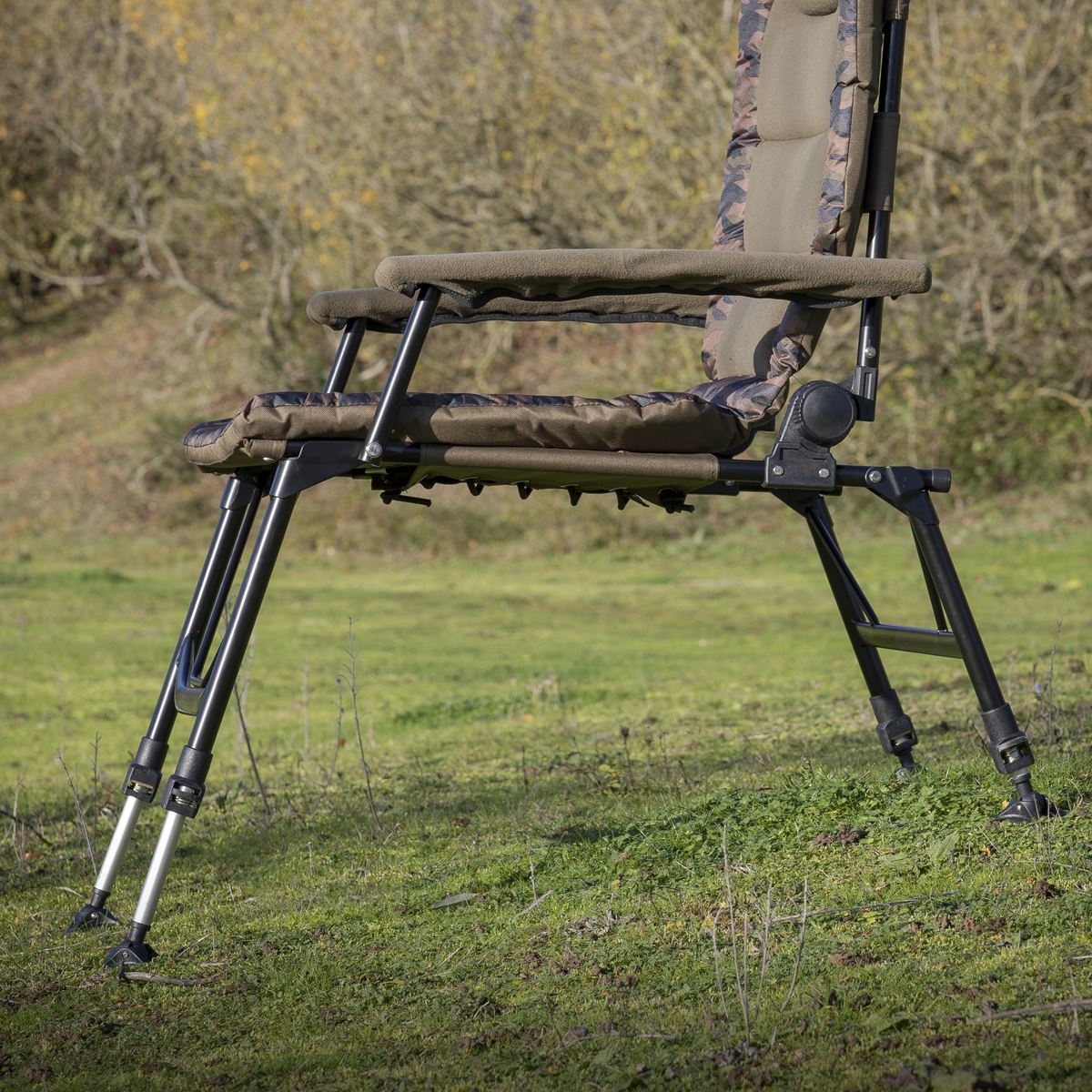 Dellonda Deluxe Portable Fishing Camping Chair Reclining Padded Armrests DL73
