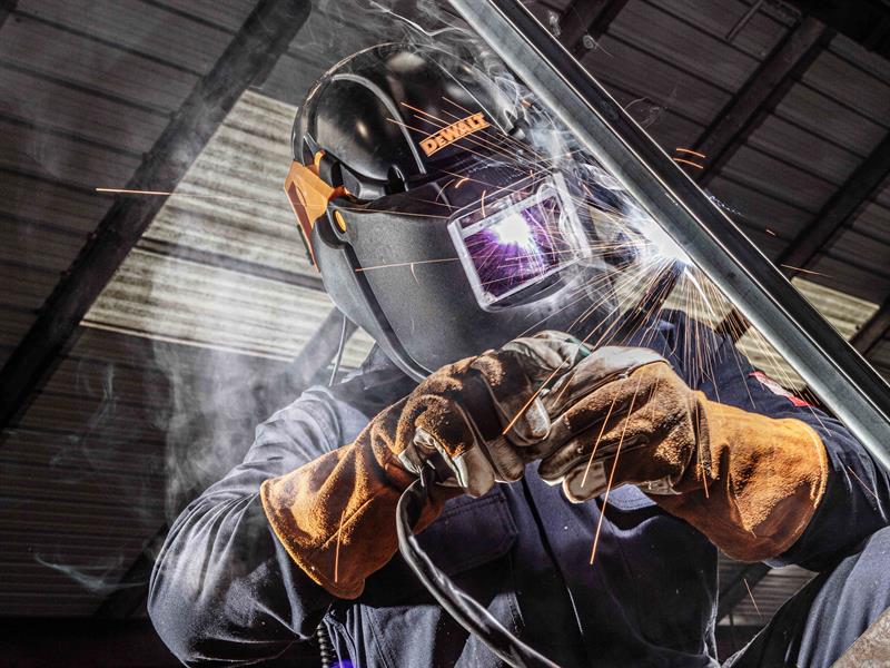 DEWALT Powered Air Purifying Welding Respirator Including Battery DWRGB2WD21