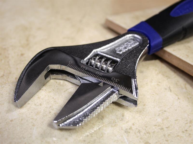 Faithfull Wide Mouth Adjustable Spanner 200mm Jaw Capacity 46mm FAIAS200W46