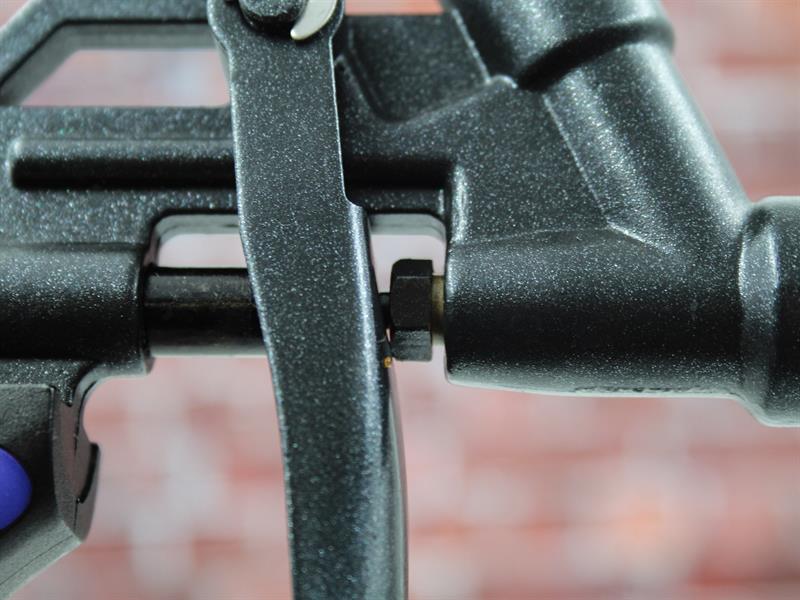 Faithfull Non Stick Foam Gun For Filling And Sealing Cavities Joints etc FAIFGT