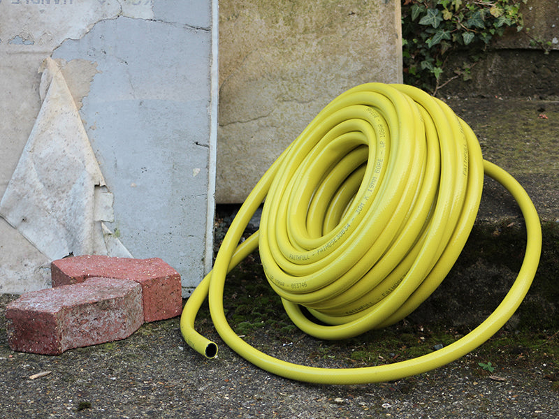 Faithfull Heavy-Duty Reinforced Builder's Hose 30m 19mm (3/4in) Diameter FAIHOSE30B34