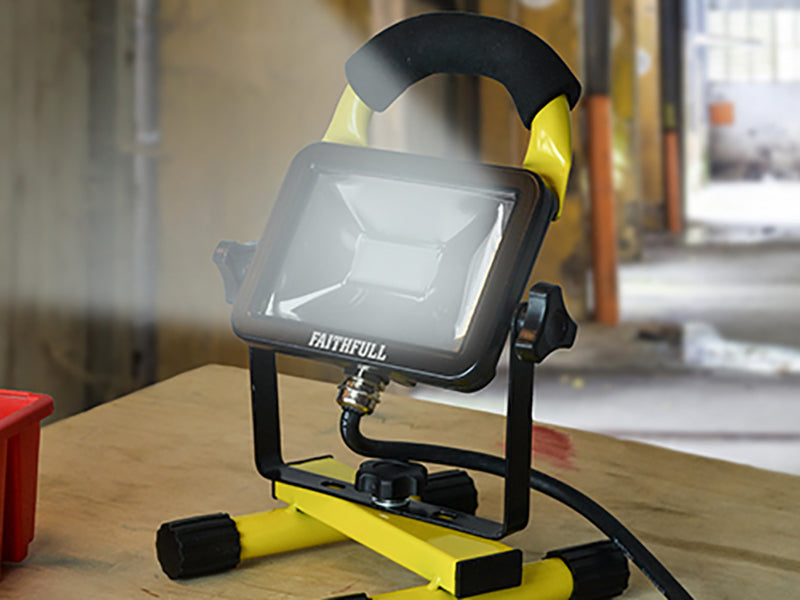 Faithfull Power Plus SMD LED Pod Site Flood Light 10W 900 Lumens 240V FPPSL10F
