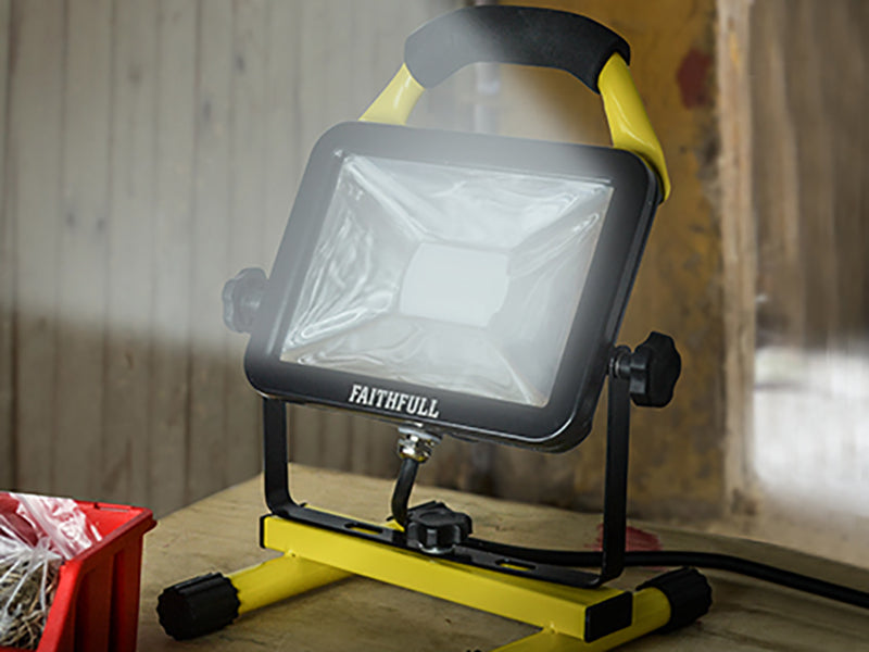 Faithfull Power Plus SMD LED Pod Site Flood Light 20W 1800 Lumens 240V FPPSL20F
