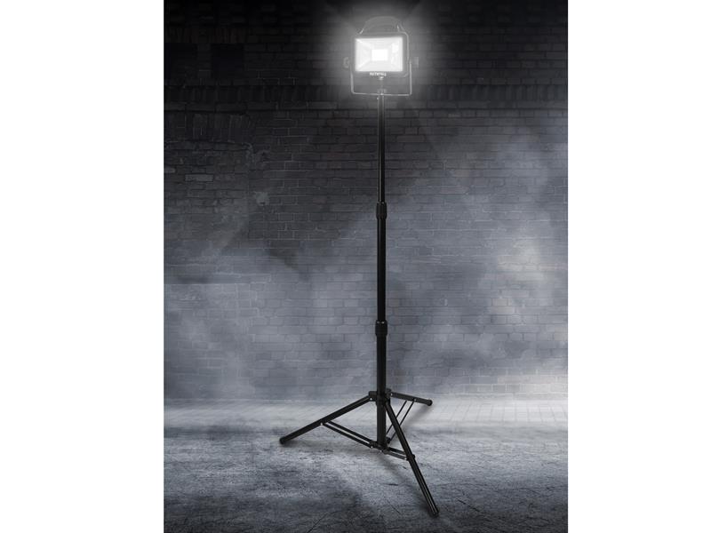 Faithfull Power Plus FPPSLLED20VL SMD LED Single Head Tripod Site Light 20W 1800 Lumens 110V