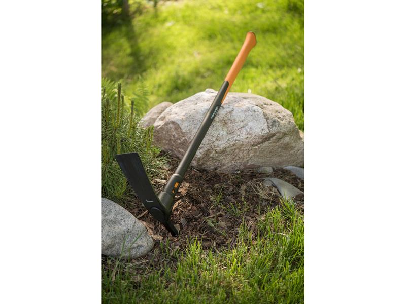 Fiskars Pick Mattock 2.27kg 5 lb Length 914mm Soft Grip Handle FSK1020166