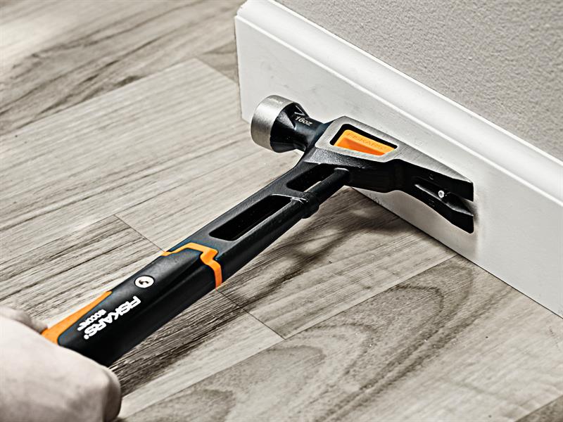 Fiskars IsoCore Finishing Nail Hammer 450g 16oz Soft Grip FSK1020213