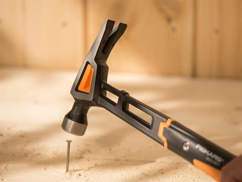 Fiskars IsoCore Finishing Nail Hammer 450g 16oz Soft Grip FSK1020213