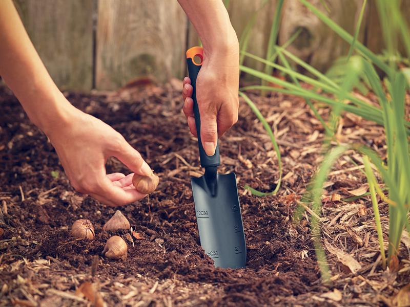 Fiskars Ergo Transplanter Steel Head Ergonomically Shaped Handle FSK1027018