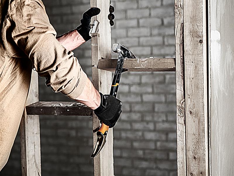 Fiskars IsoCore Demolition Tool M Length 462mm For Chiselling Prying FSK1027220