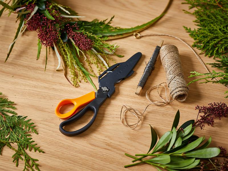 Fiskars Solid™ Cuts + More Scissors 23cm FSK1063329