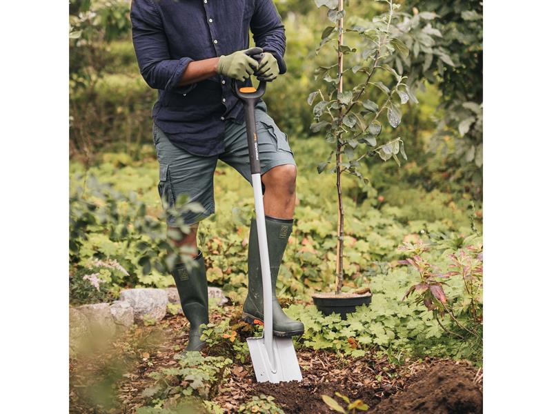 Fiskars Xact™ Telescopic Pointed Spade FSK1066732