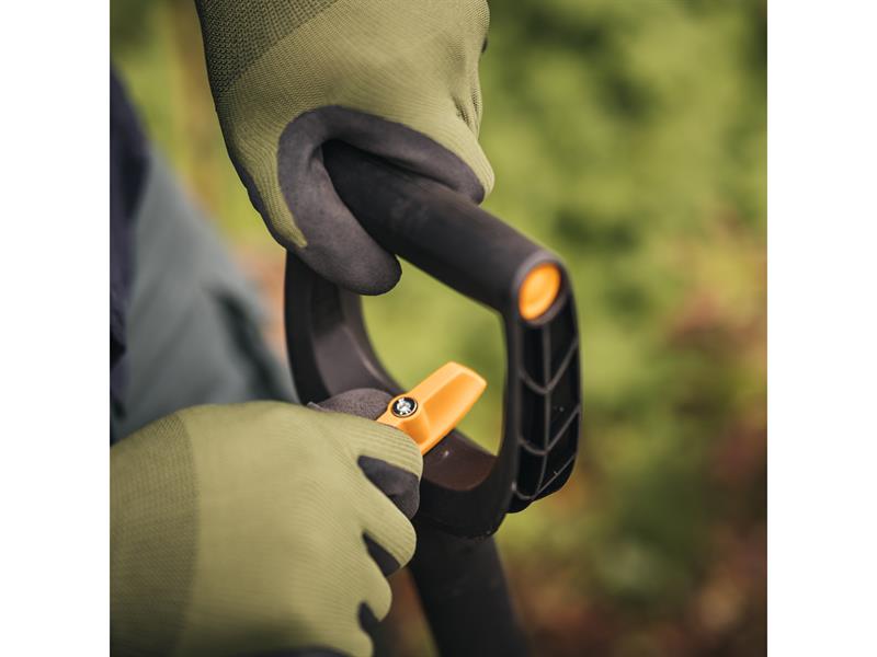Fiskars Xact™ Telescopic Pointed Spade FSK1066732