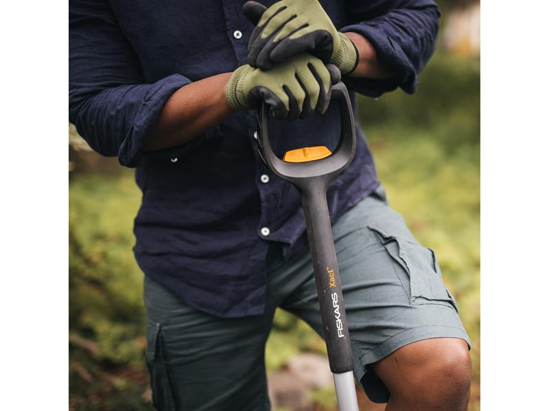 Fiskars Xact™ Telescopic Pointed Spade FSK1066732